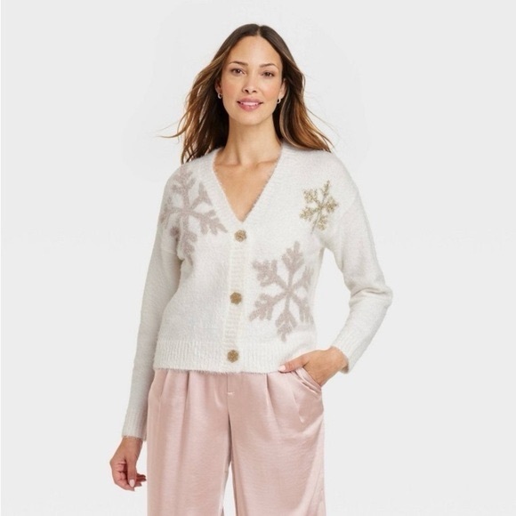 33 Degrees Sweaters - NWOT 33 Degree Snowflake Sweater